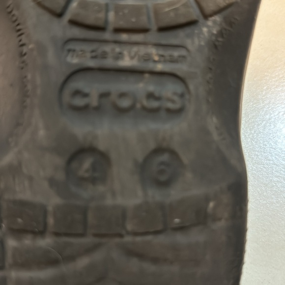 Crocs Fleece lined Black Size 4M/6W Good Used Condition - Picture 6 of 6